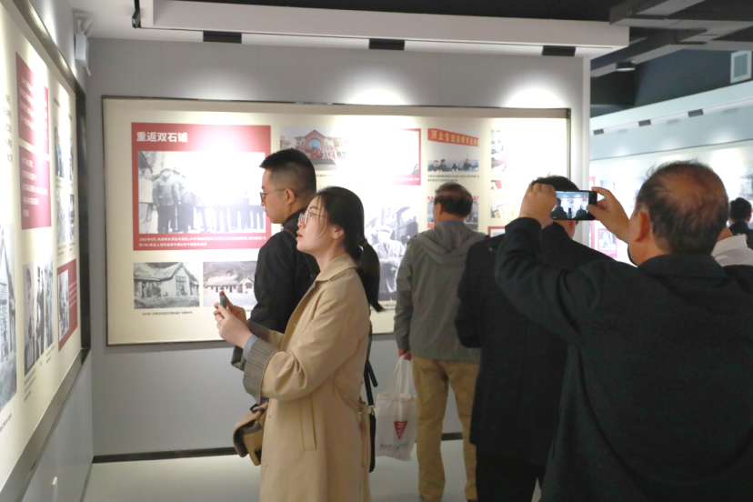 中国工合运动图片展及艾黎纪念活动在九游（中国）举行